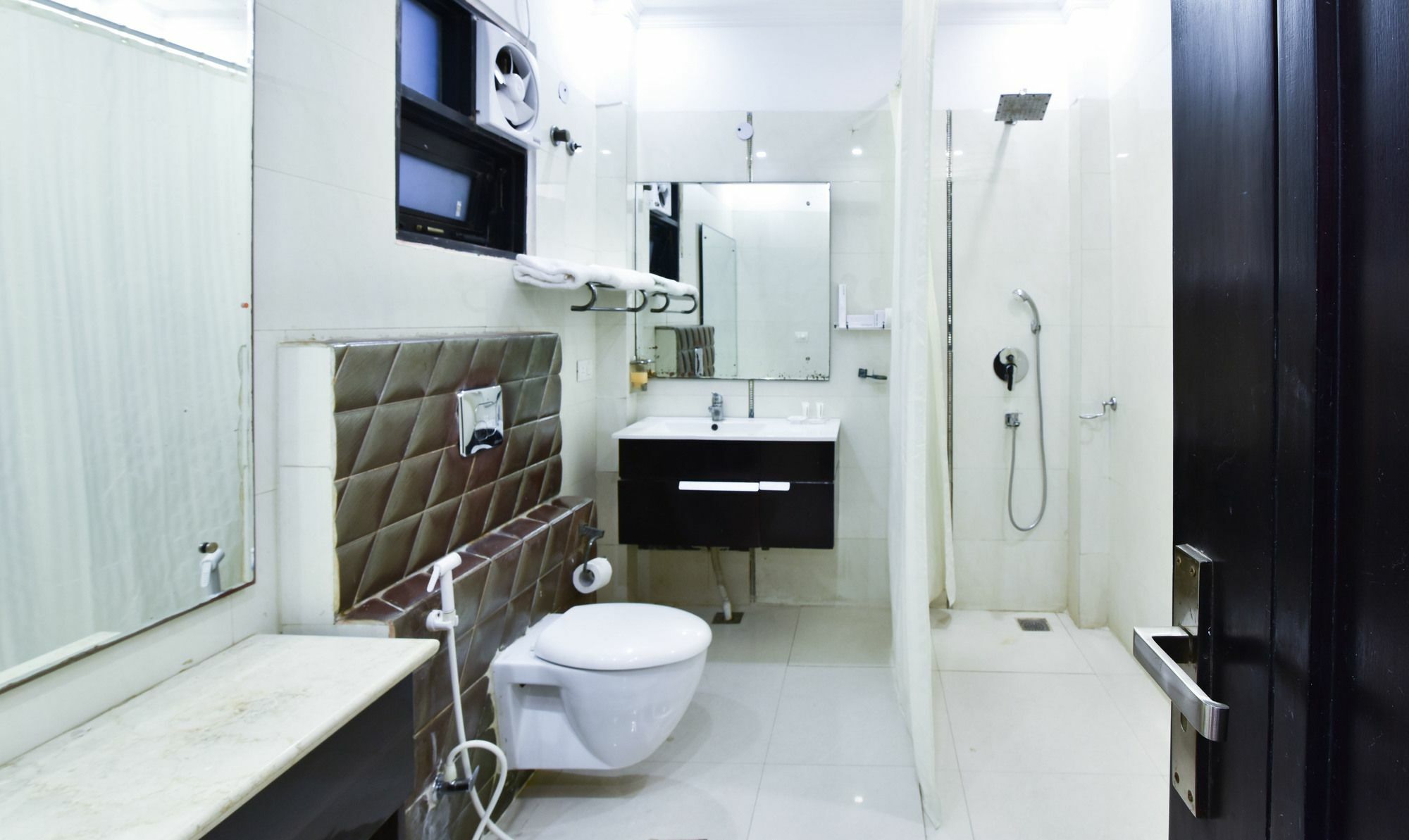 Hotel Treebo Trend The G8 Sector 39 Noida Exterior foto