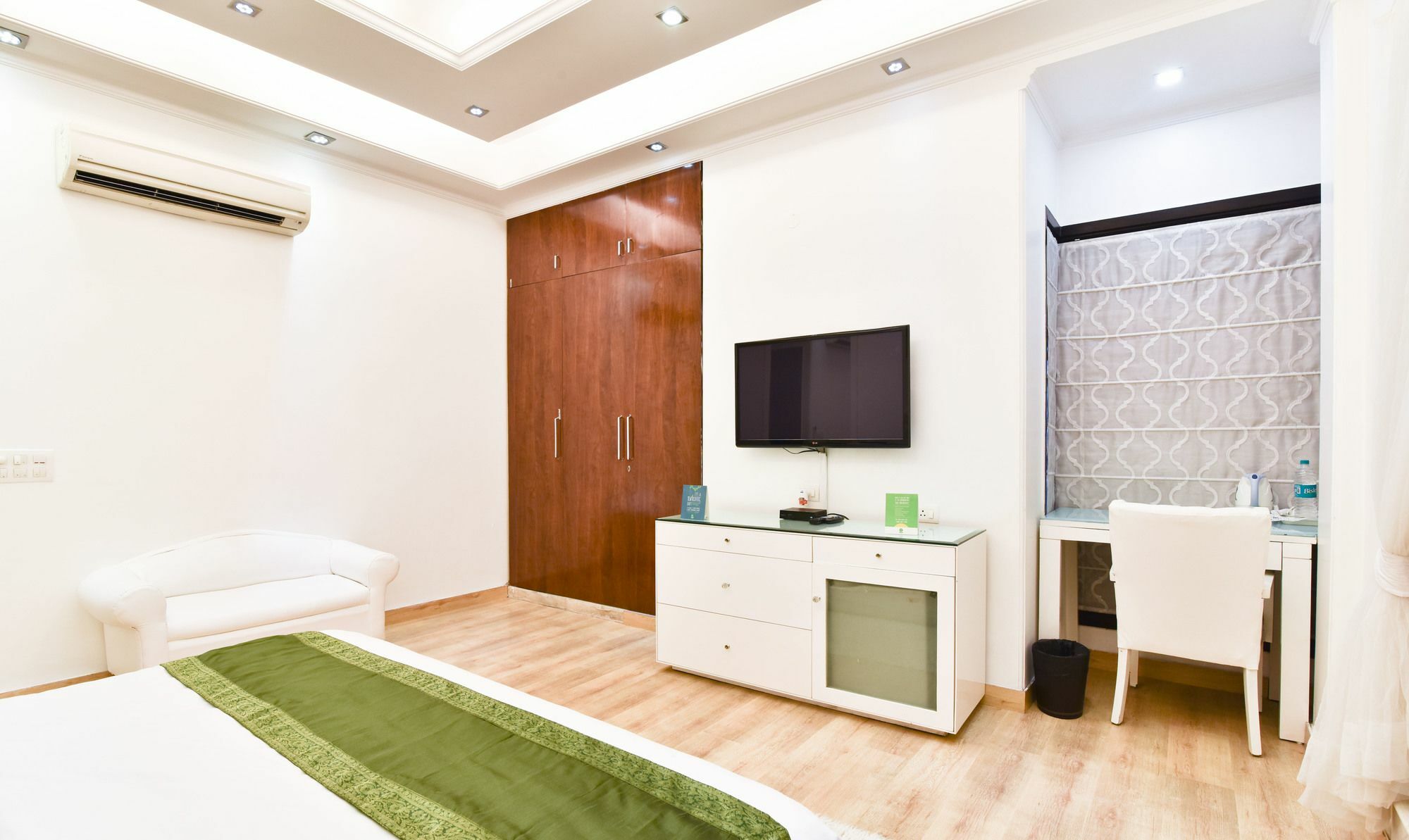 Hotel Treebo Trend The G8 Sector 39 Noida Exterior foto