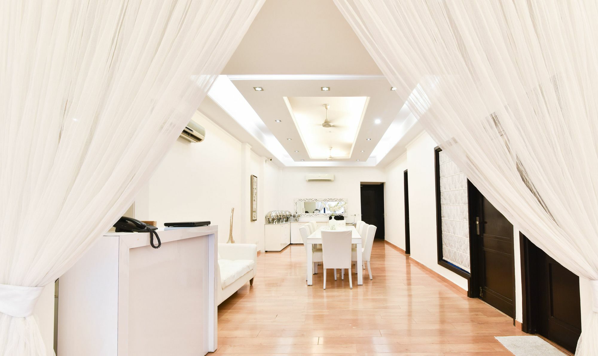 Hotel Treebo Trend The G8 Sector 39 Noida Exterior foto