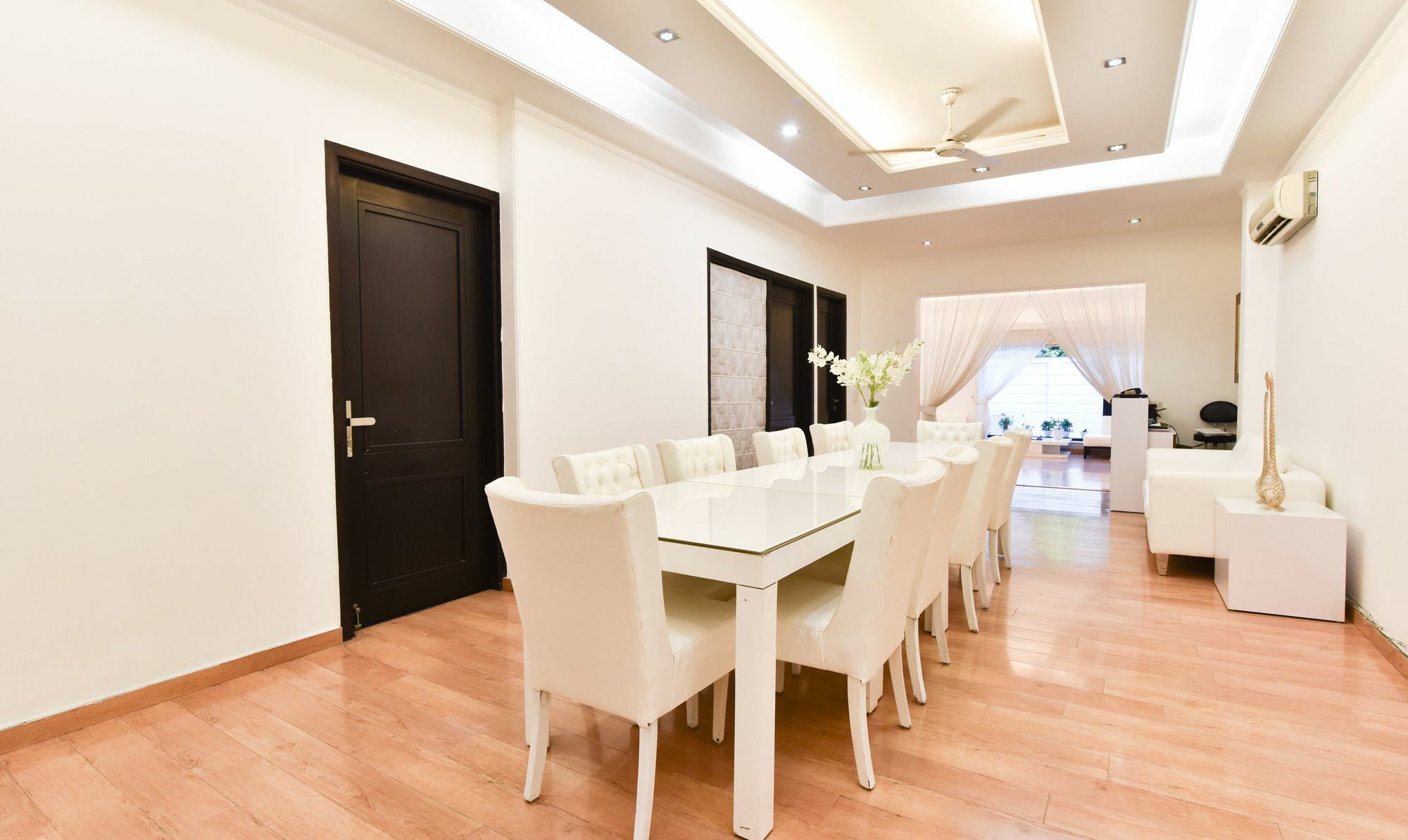 Hotel Treebo Trend The G8 Sector 39 Noida Exterior foto
